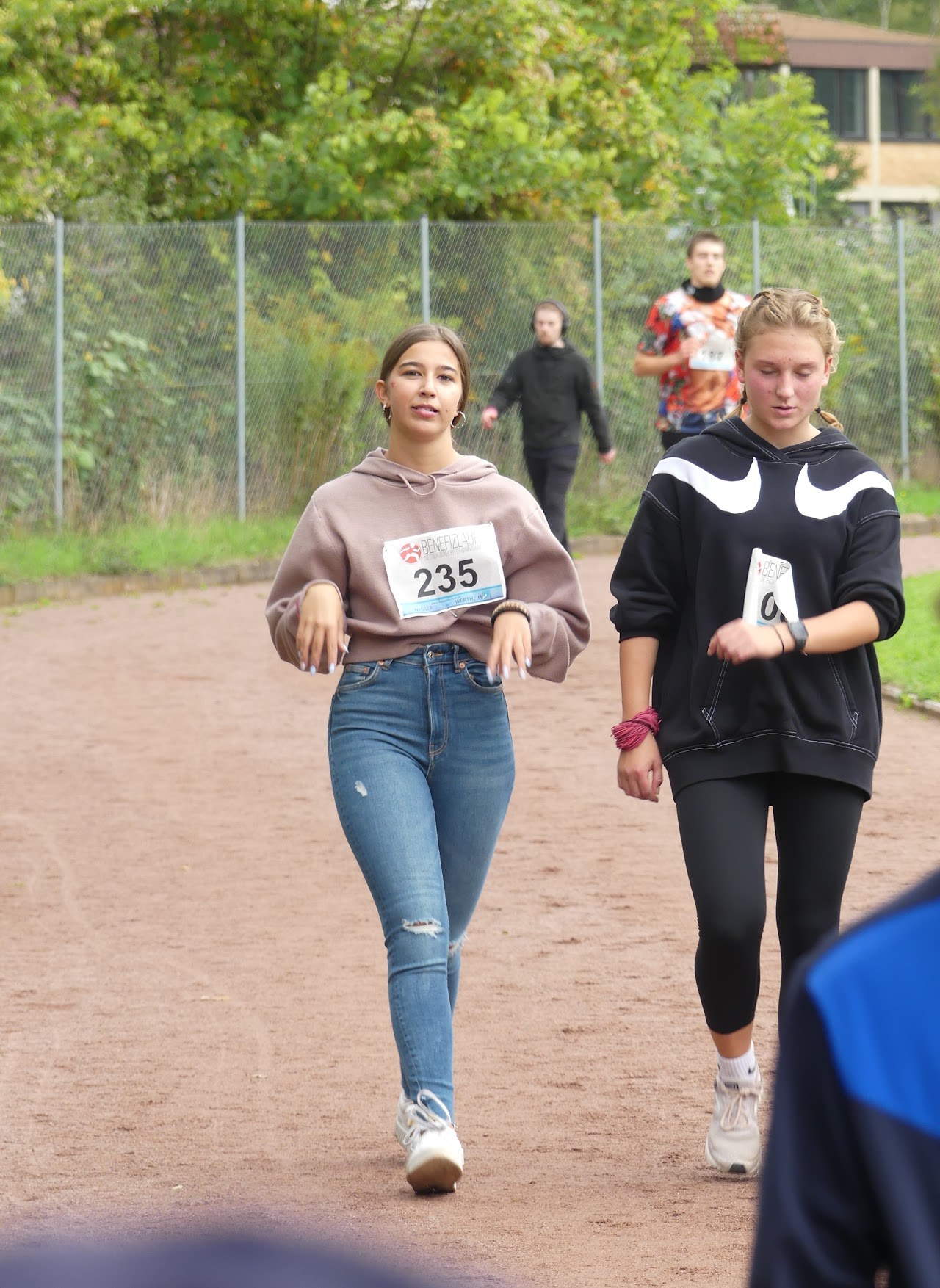 Bild vom 13. Benefizlauf im Jahr 2022. Dies ist das 296. Bild.